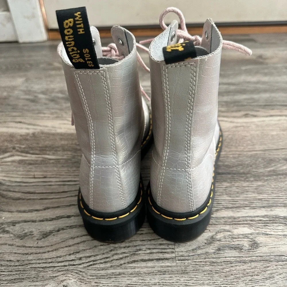 Rare Doc Dr Marten Pink Iridescent Crock Pascal 1460 Lace Up Boots 7 Womens - Picture 6 of 10